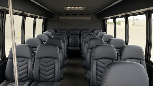chicago 28 passenger minibus