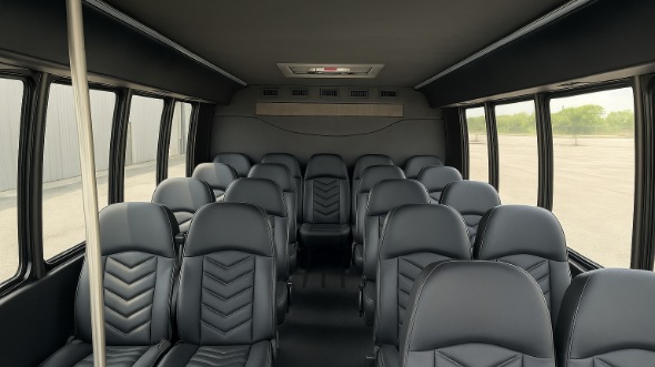 oak park 28 passenger minibus